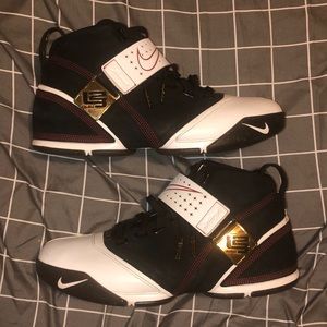 Nike Zoom LeBron 5 Fearless Black Size 13